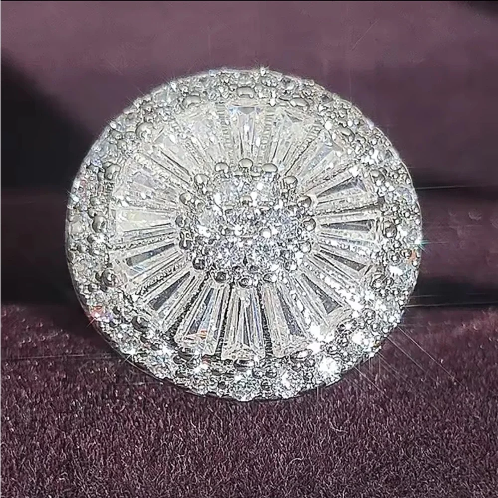 Sterling White CZ baguettes Halo Cocktail Ring Elegant sparkly size 5